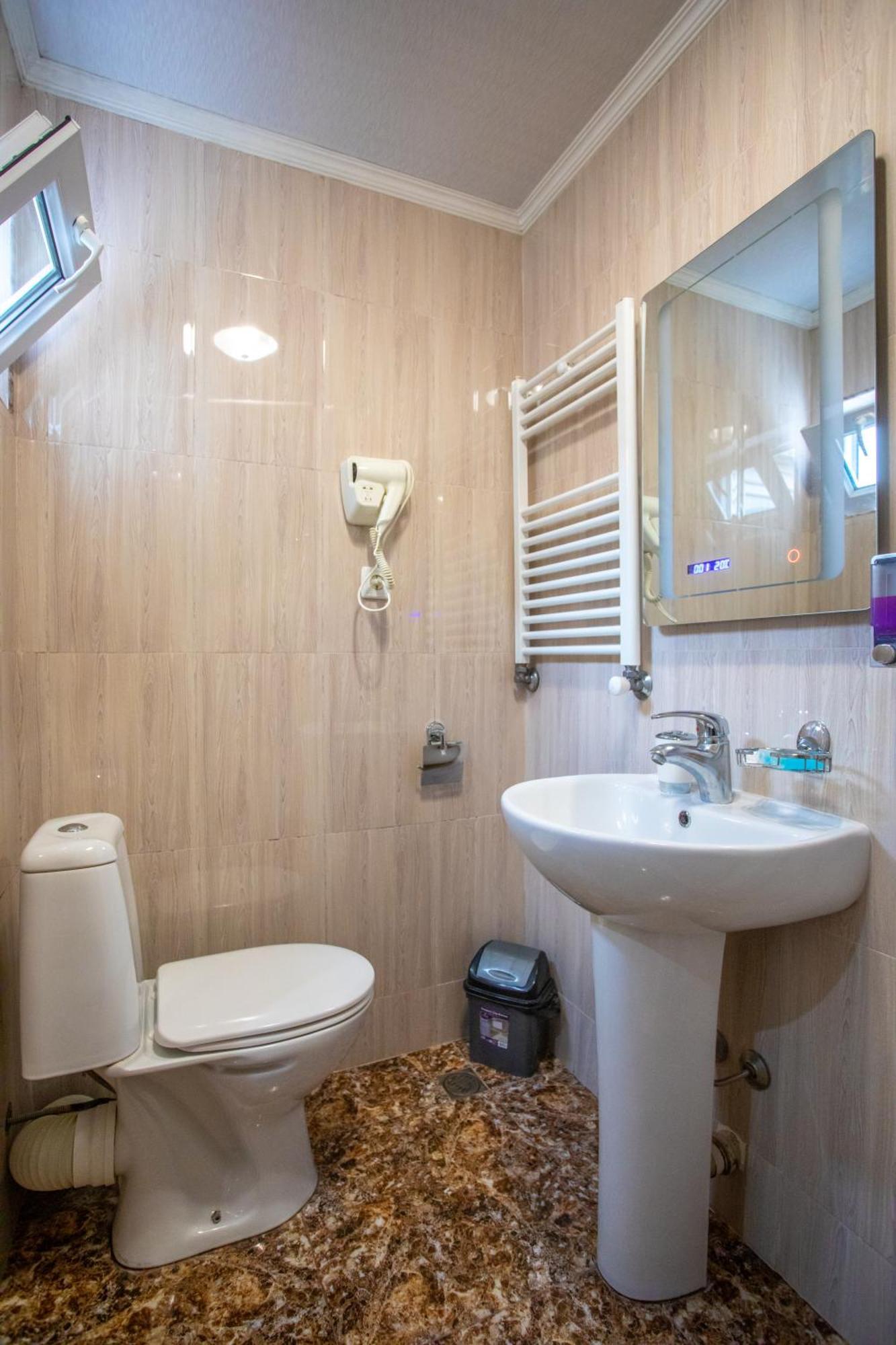 Hotel Mkudro Kutaisi Ngoại thất bức ảnh